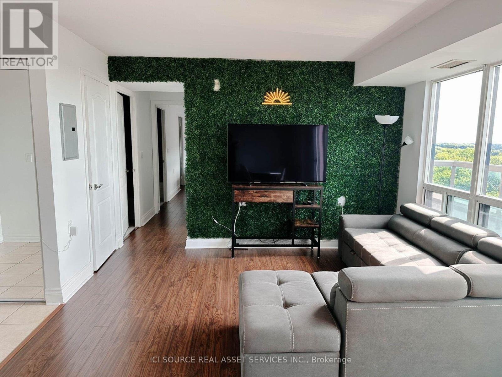 901- 935 Sheppard Avenue West, Toronto, ON photo 7
