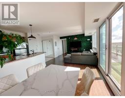 901 - 935 Sheppard Avenue W, Toronto, ON M3H2T7 Photo 6