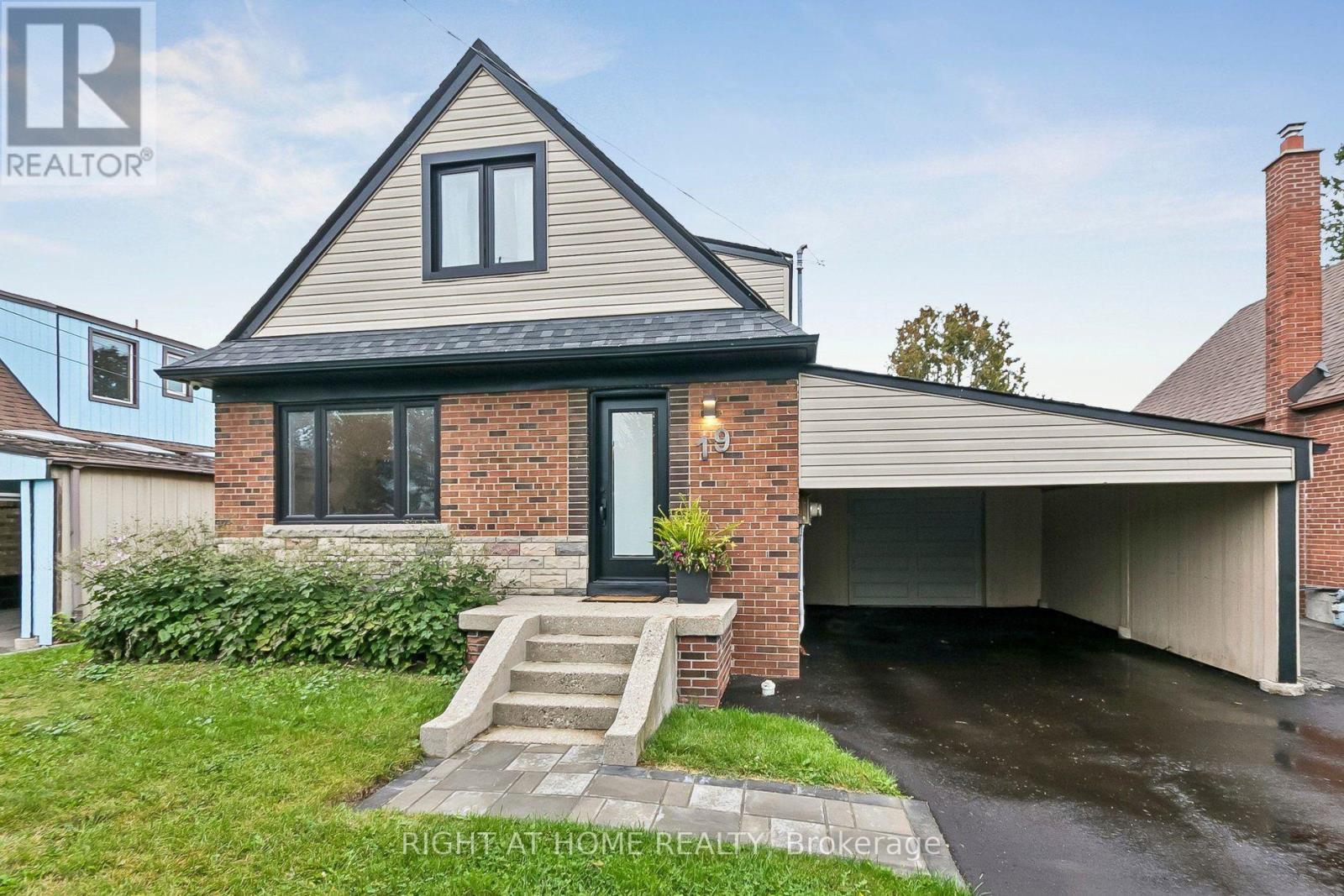 19 FLEMPTON CRESCENT - 1