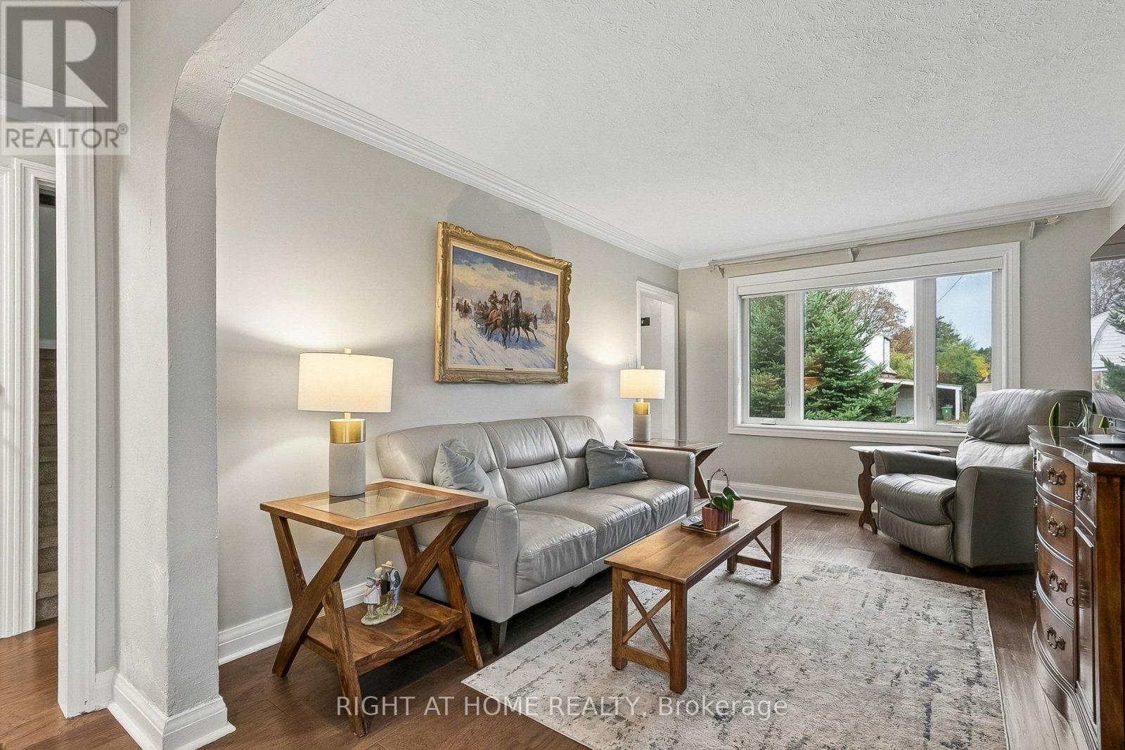 19 Flempton Crescent, Toronto, ON photo 5