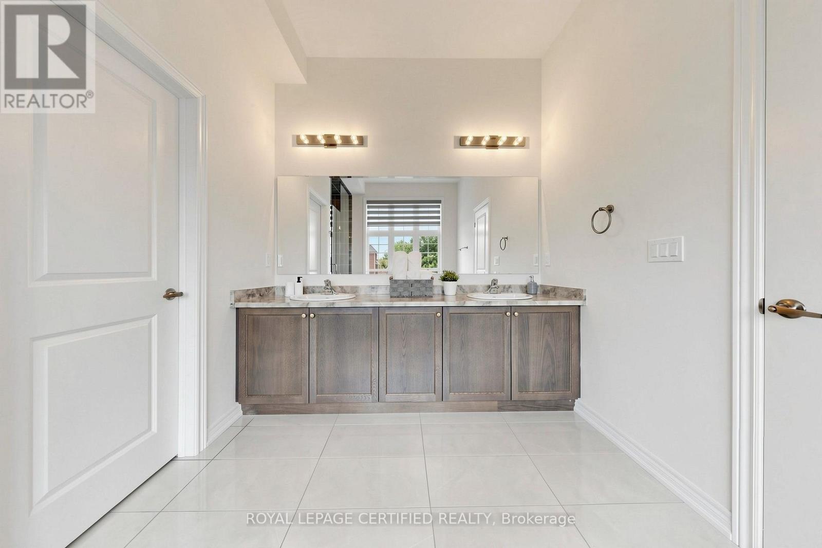 31 WELLERS WAY - 18