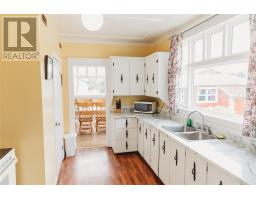 38 Beach Road thumbnail 17