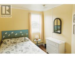 38 Beach Road thumbnail 24