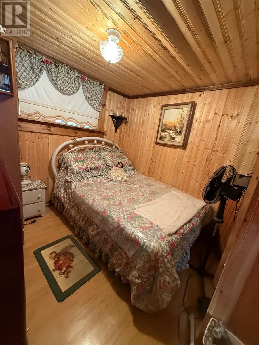 14 Old Country Road - 11