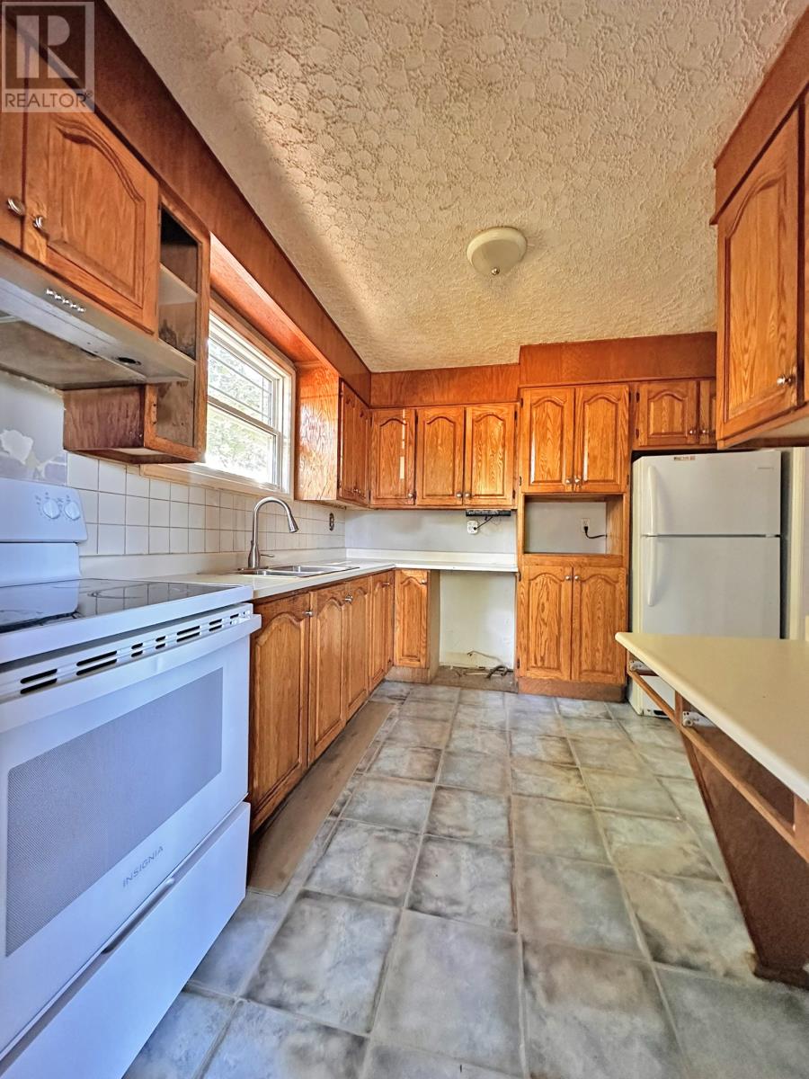 2 McMaster Place - 11