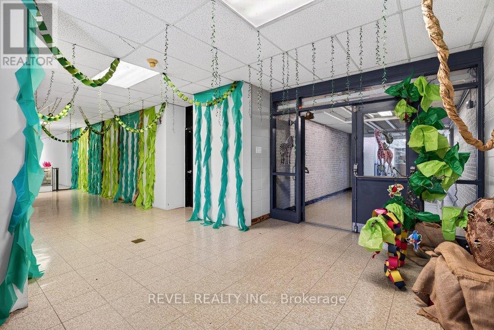 45 Randall Avenue — photo 17