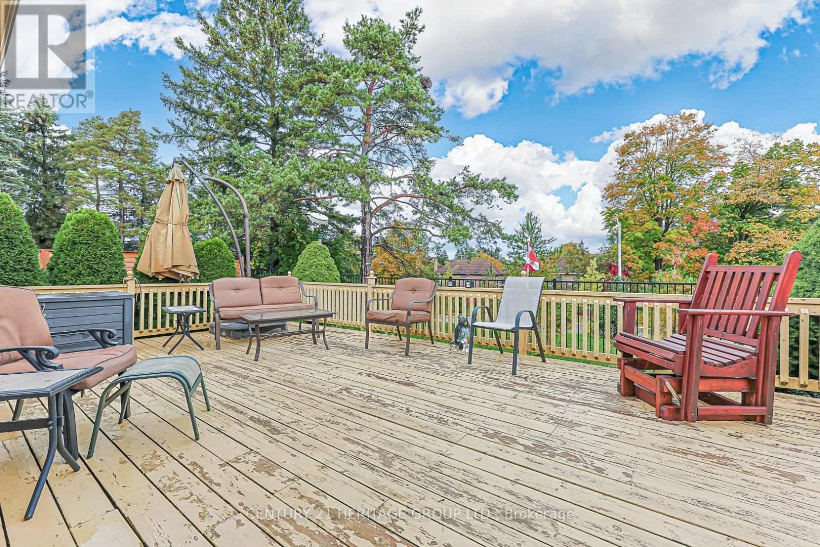 20 SIMMONS CRESCENT - 20