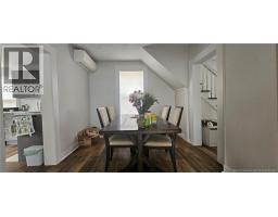 496 Robinson Street, photo 4