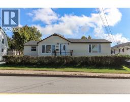 267 Milford Road, photo 2