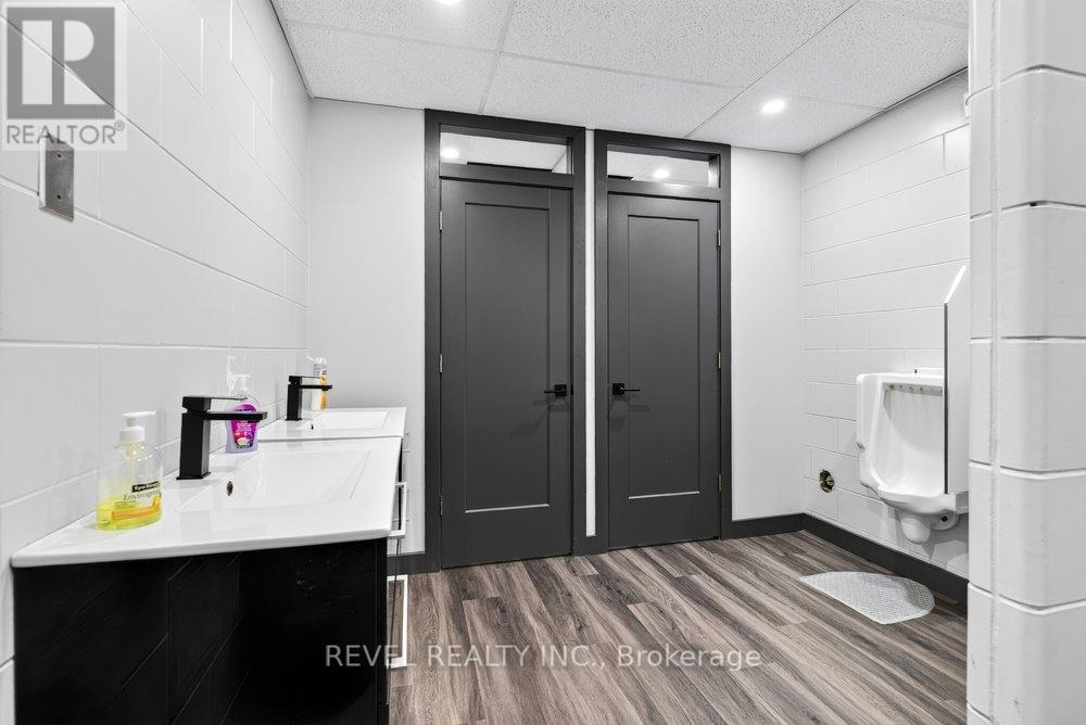 45 Randall Avenue — photo 33