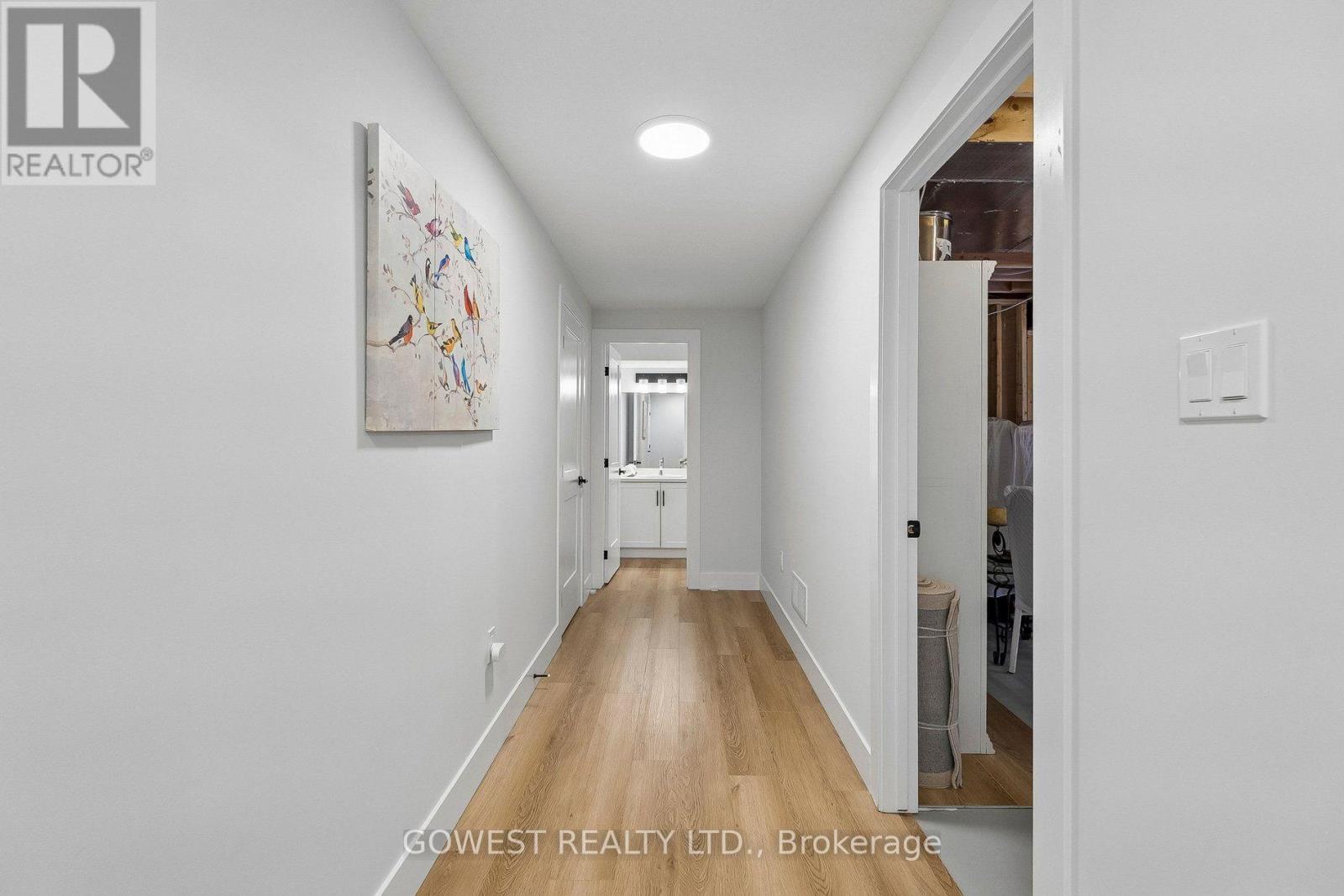 #23 2797 RED MAPLE AVENUE - 32