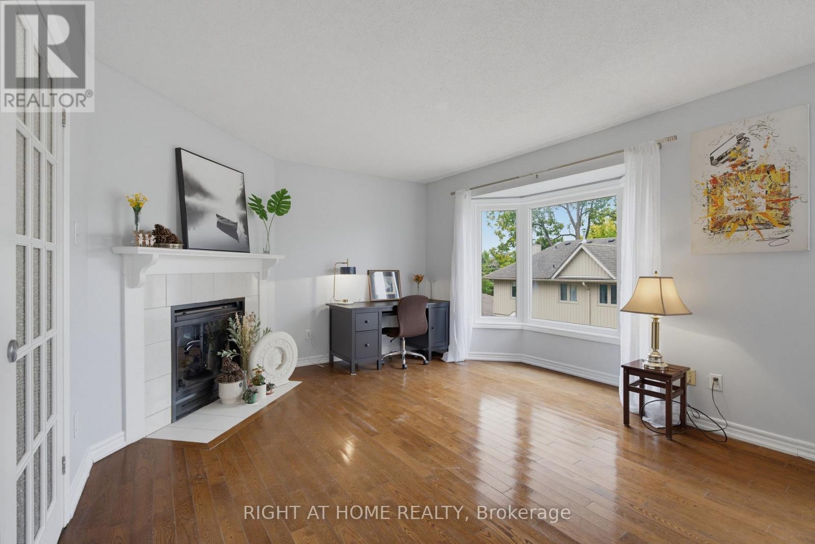 #14 1548 RICHMOND STREET - 18