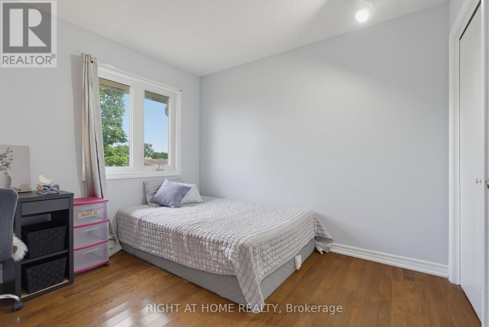 #14 1548 RICHMOND STREET - 33