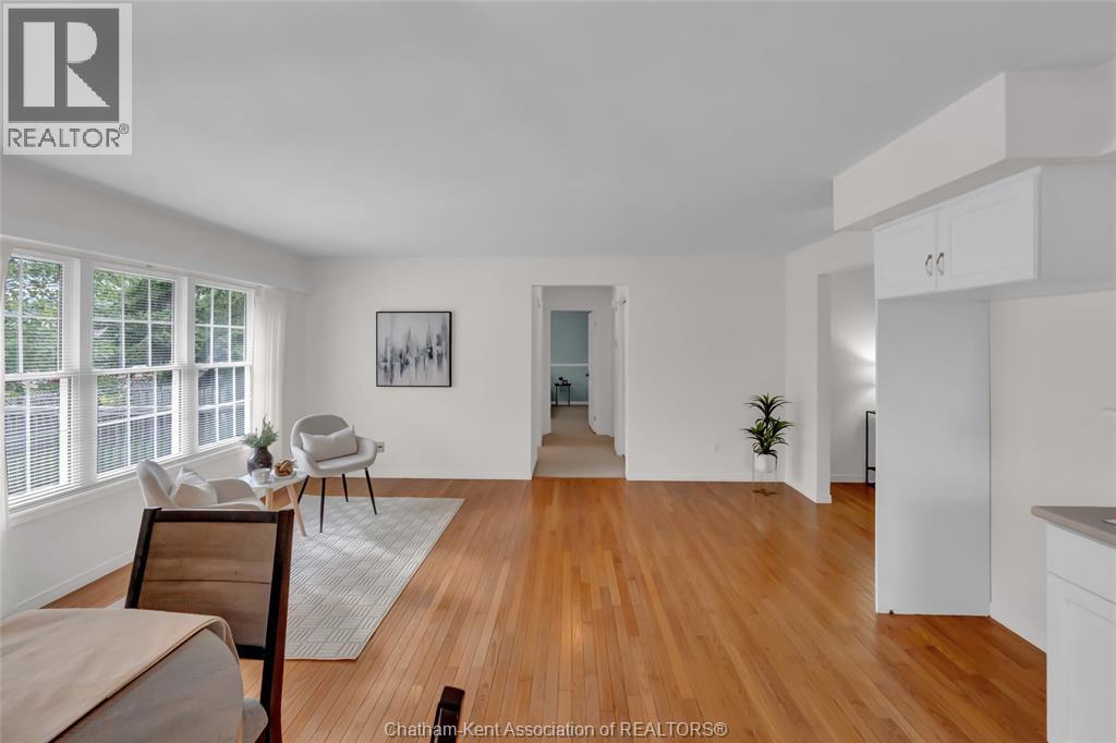 6 James STREET - Image 19