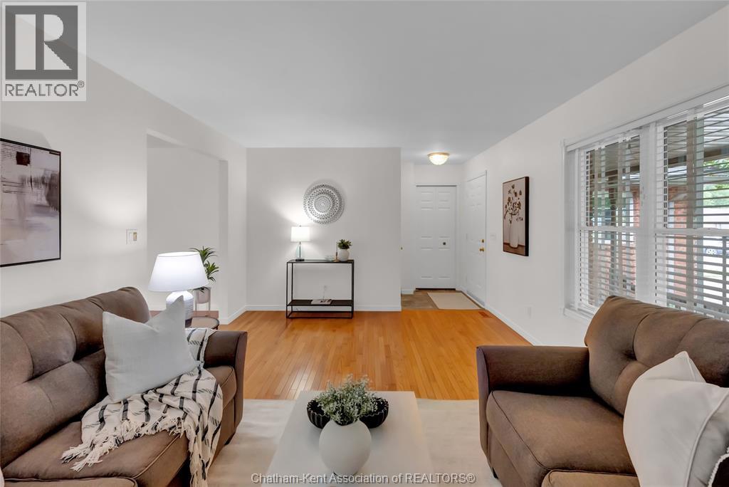 6 James STREET - Image 5