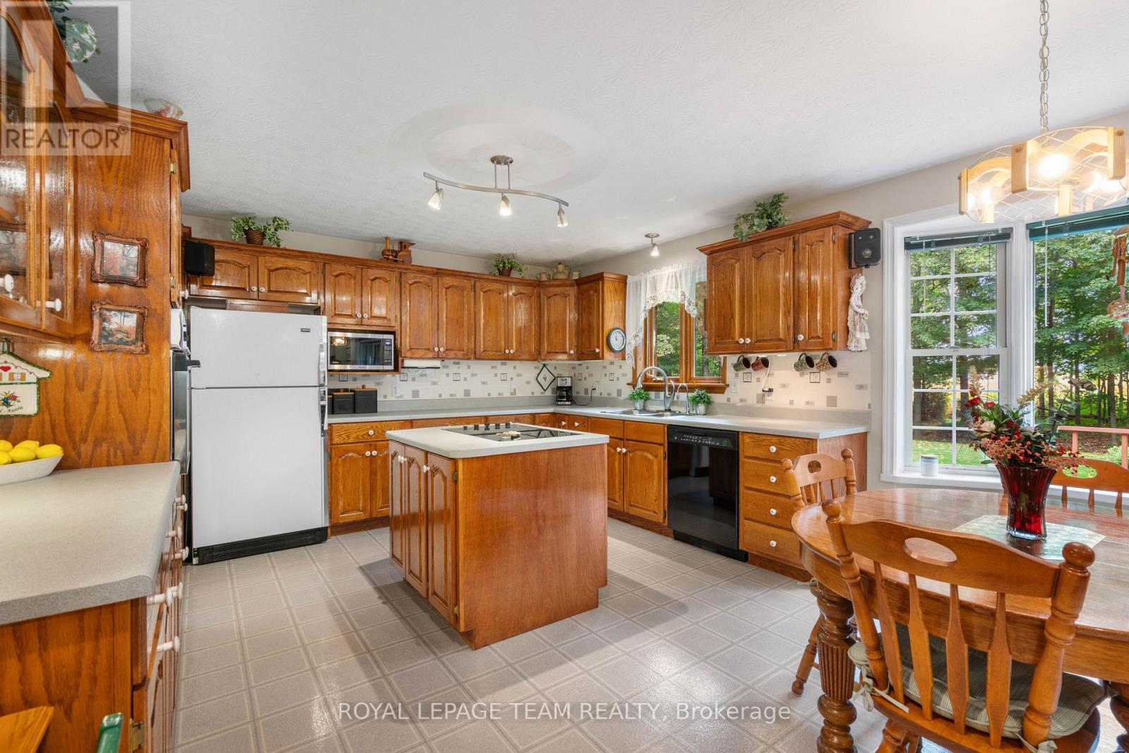 8036 MARIONVILLE ROAD - Image 12
