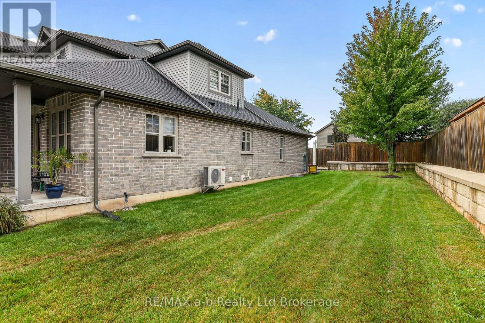 #9 175 INGERSOLL STREET N - Image 37