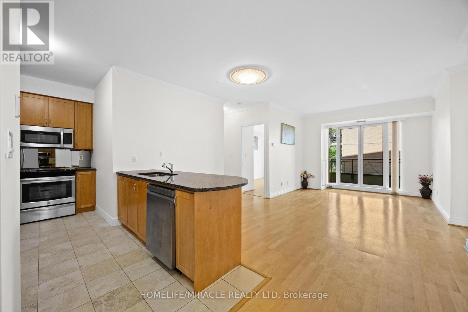 #308 11 WILLIAM CARSON CRESCENT - 12