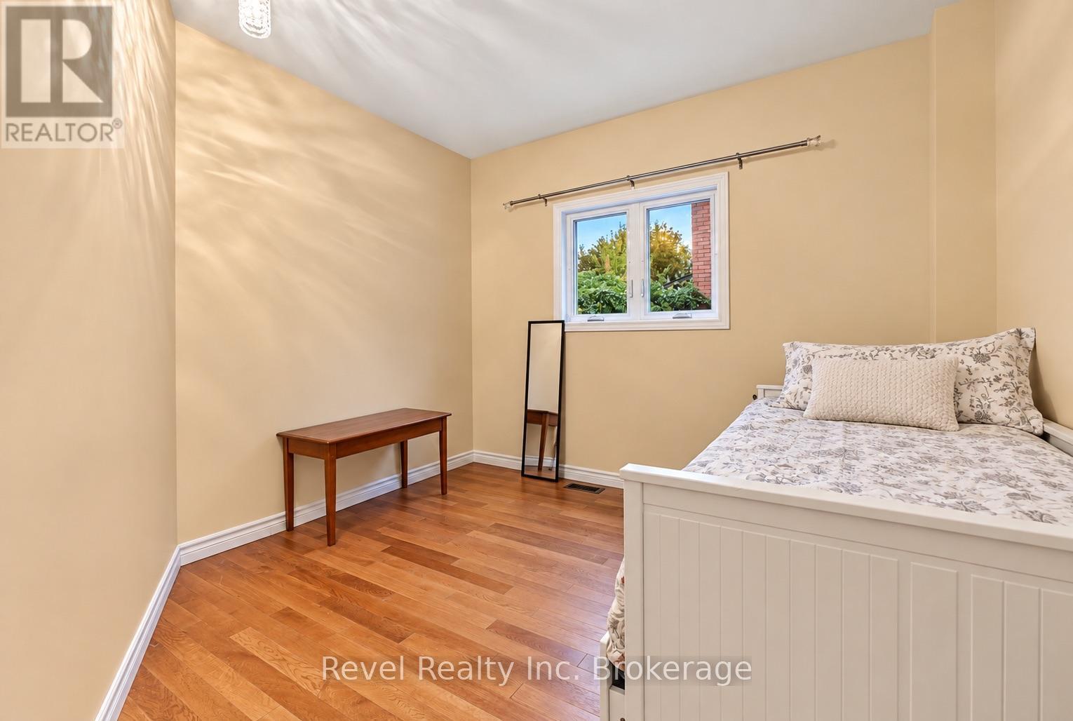 373 FIRST AVENUE E - 12