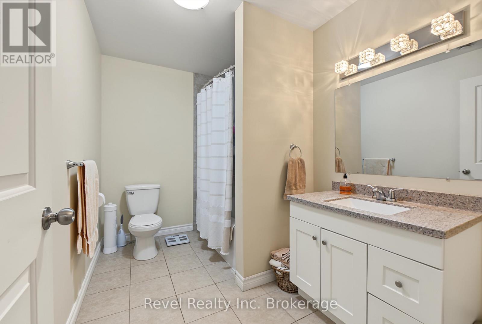 373 FIRST AVENUE E - 23