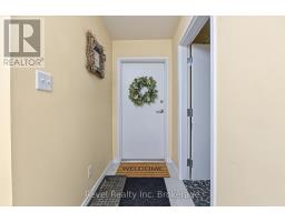 Living room - 373 First Avenue E, North Bay, ON P1B1K2 Photo 15