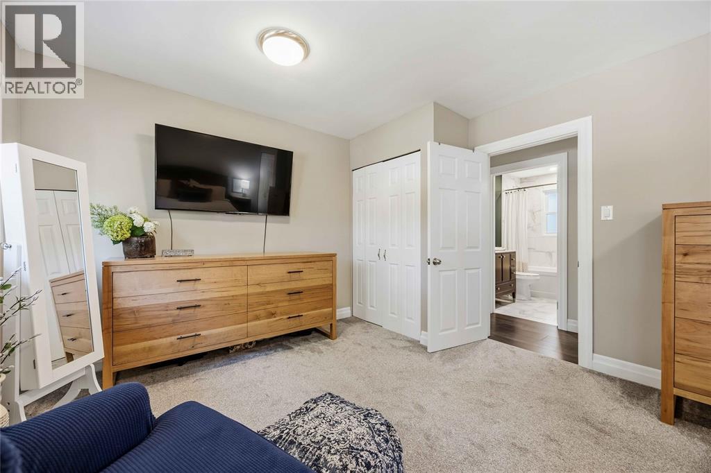 957 KENSINGTON BOULEVARD - 15