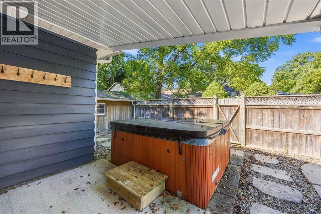 957 KENSINGTON BOULEVARD - Image 28