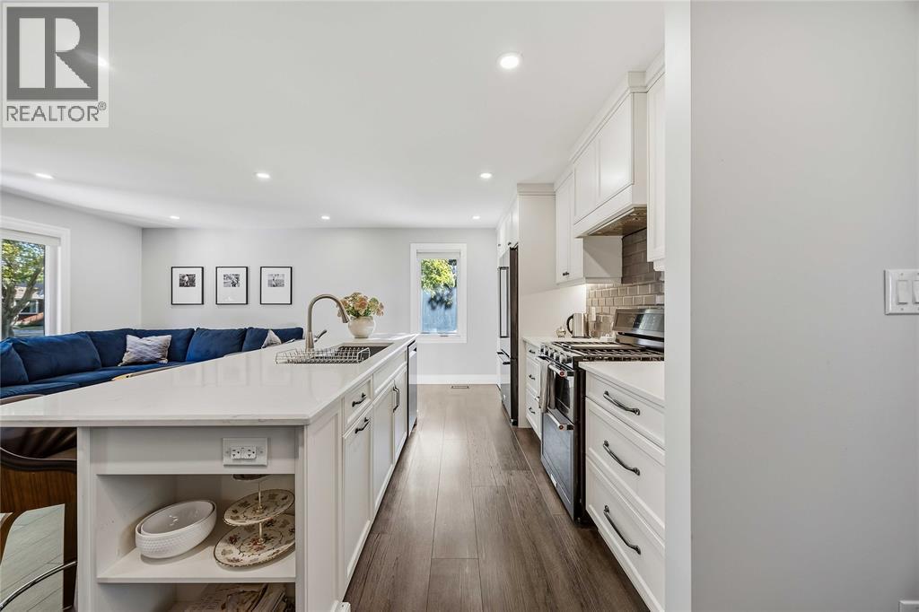 957 KENSINGTON BOULEVARD - 7