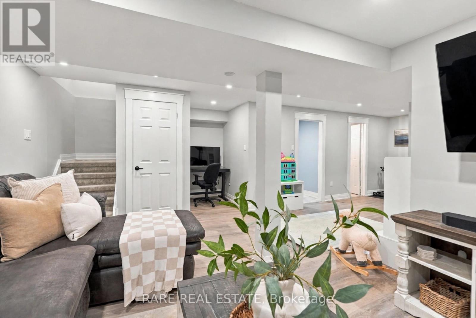 57 Fenwick Avenue, Clarington, ON photo 43