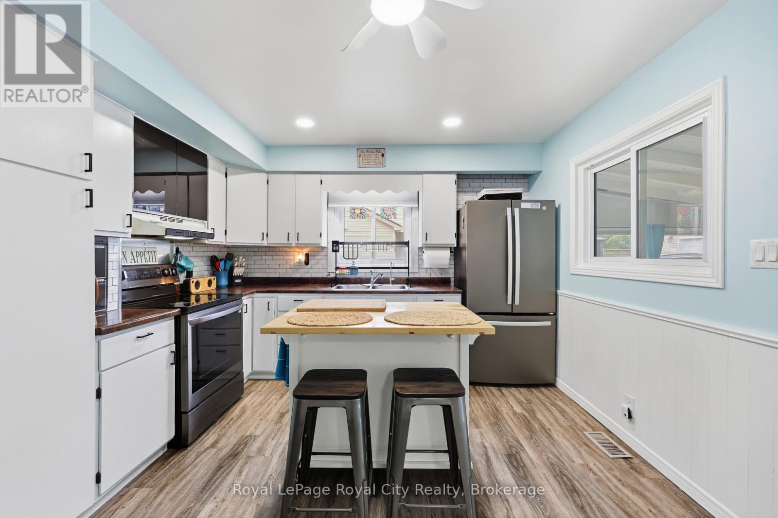 22 HILL AVENUE - 18