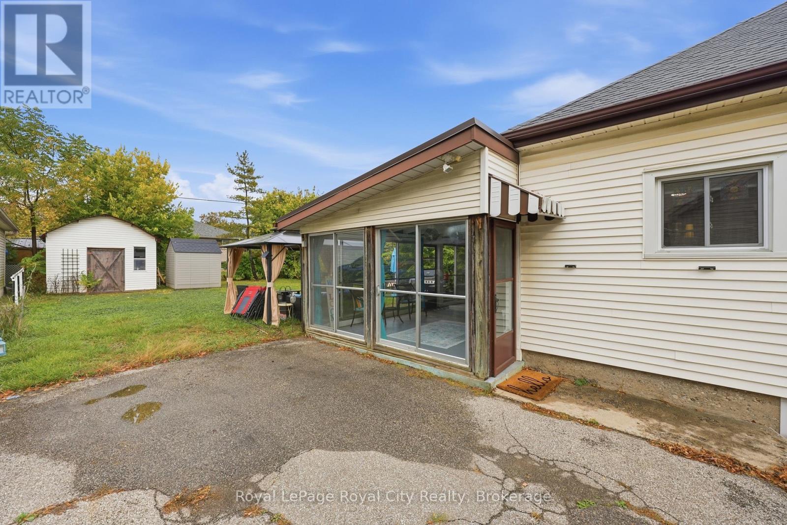 22 HILL AVENUE - 30