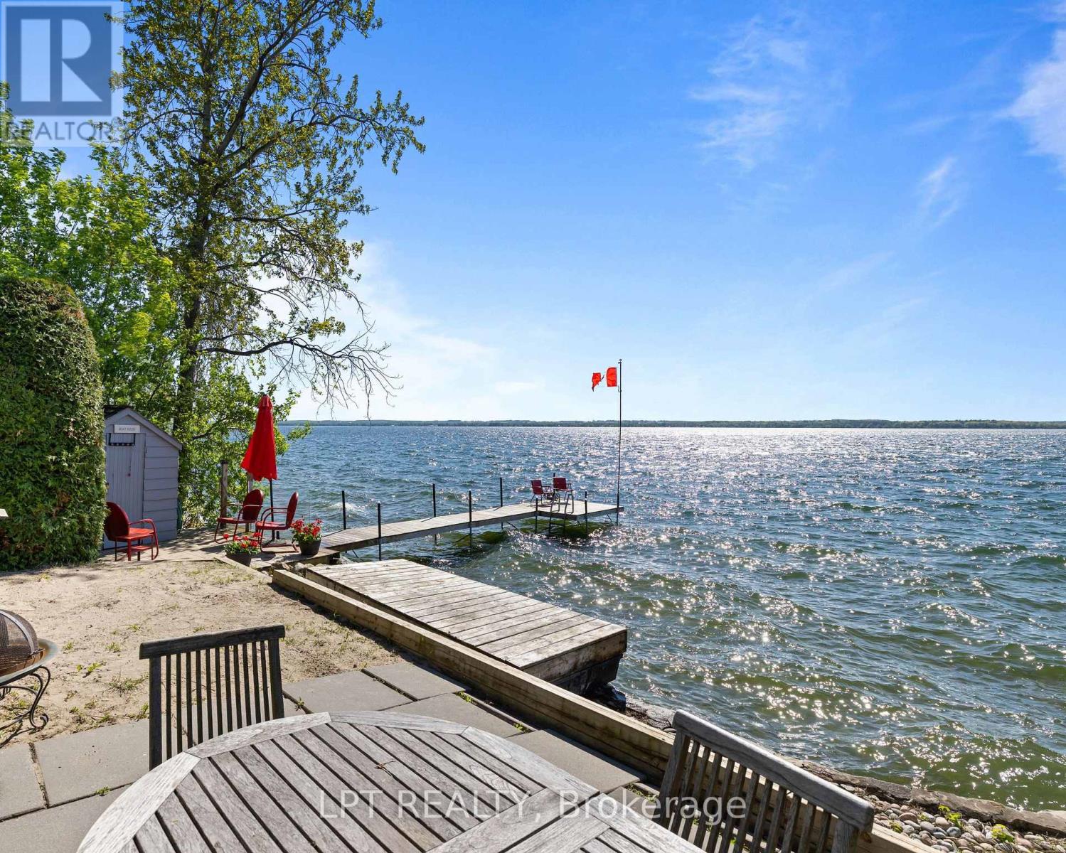 145 LAKE DRIVE N - 4