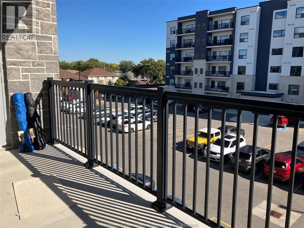 3290 Stella Crescent — photo 15