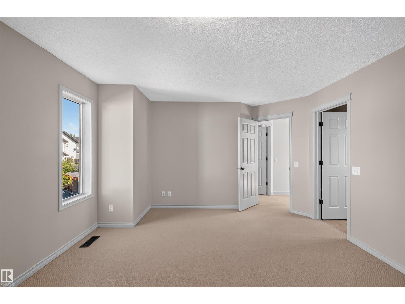 6116 8 AV SW - Image 17