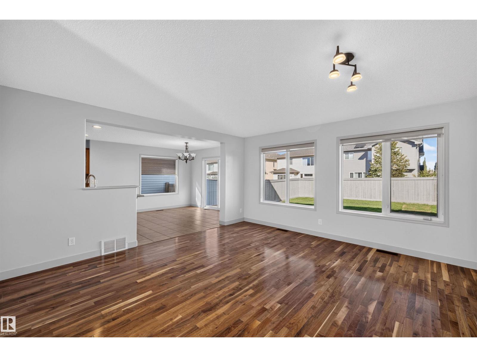 6116 8 AV SW - 25