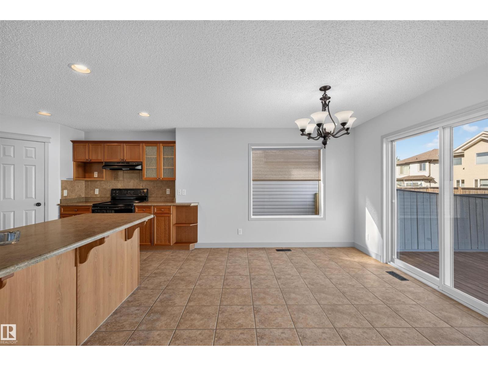 6116 8 AV SW - Image 28