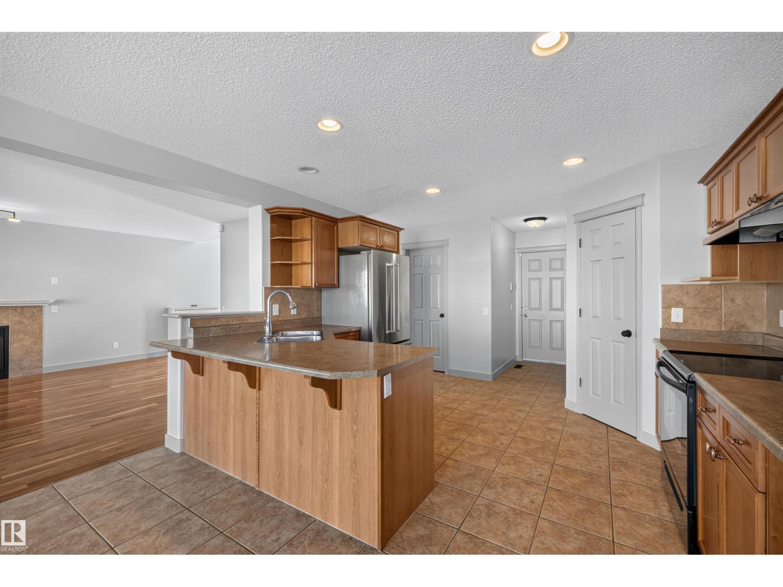 6116 8 AV SW - 33
