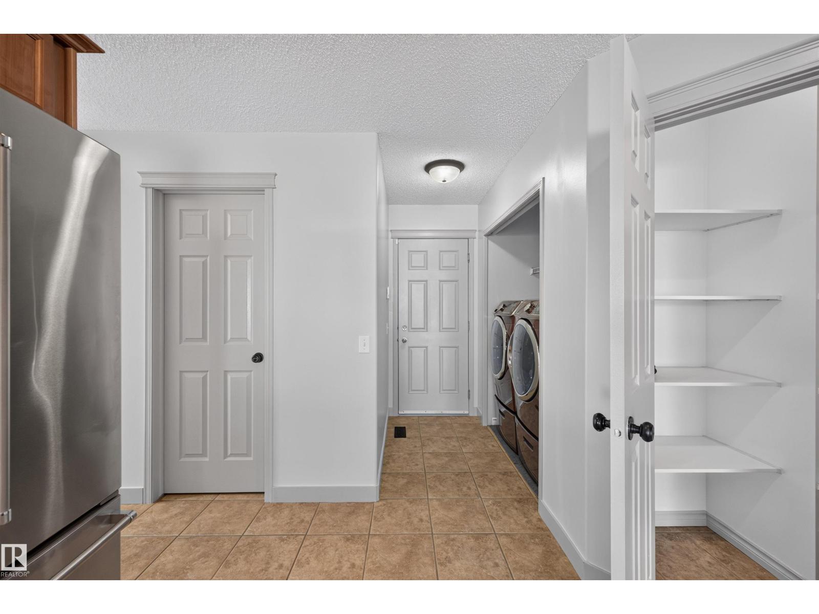 6116 8 AV SW - 34