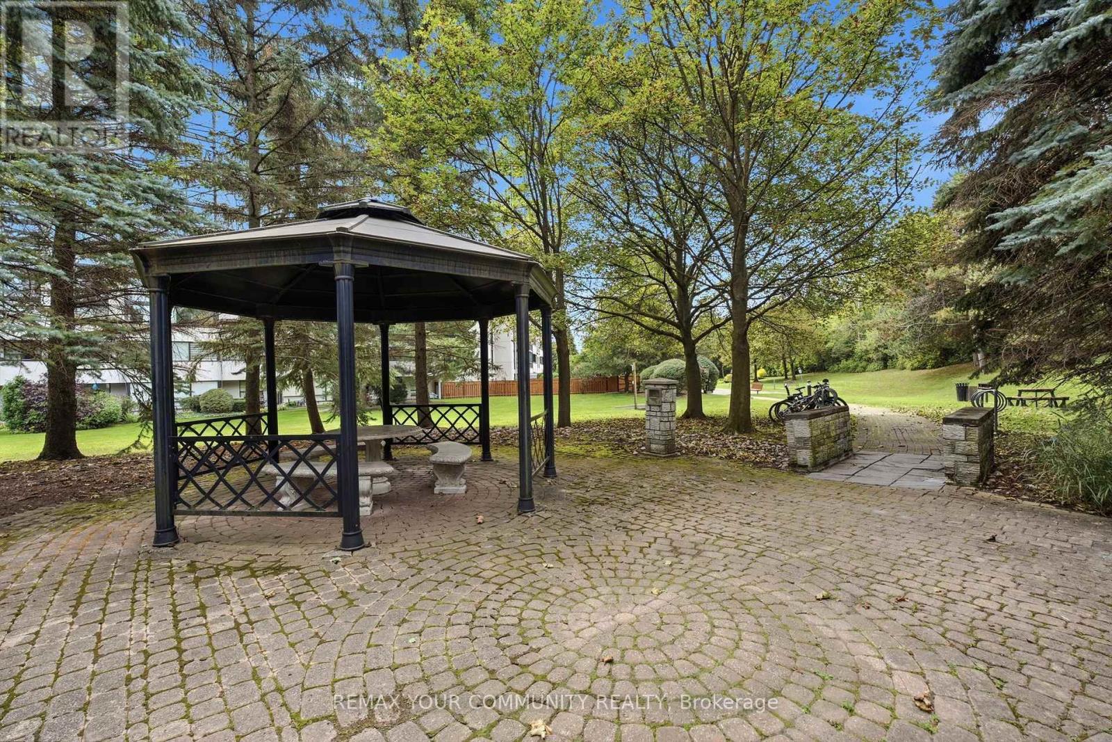 20 Harding Boulevard — photo 40