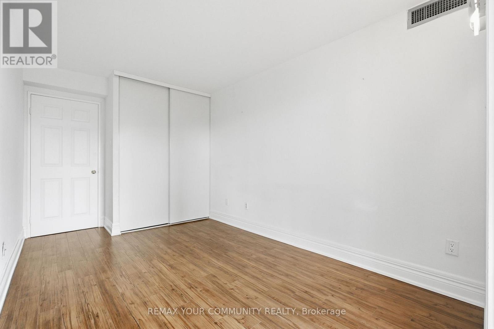 20 Harding Boulevard — photo 26