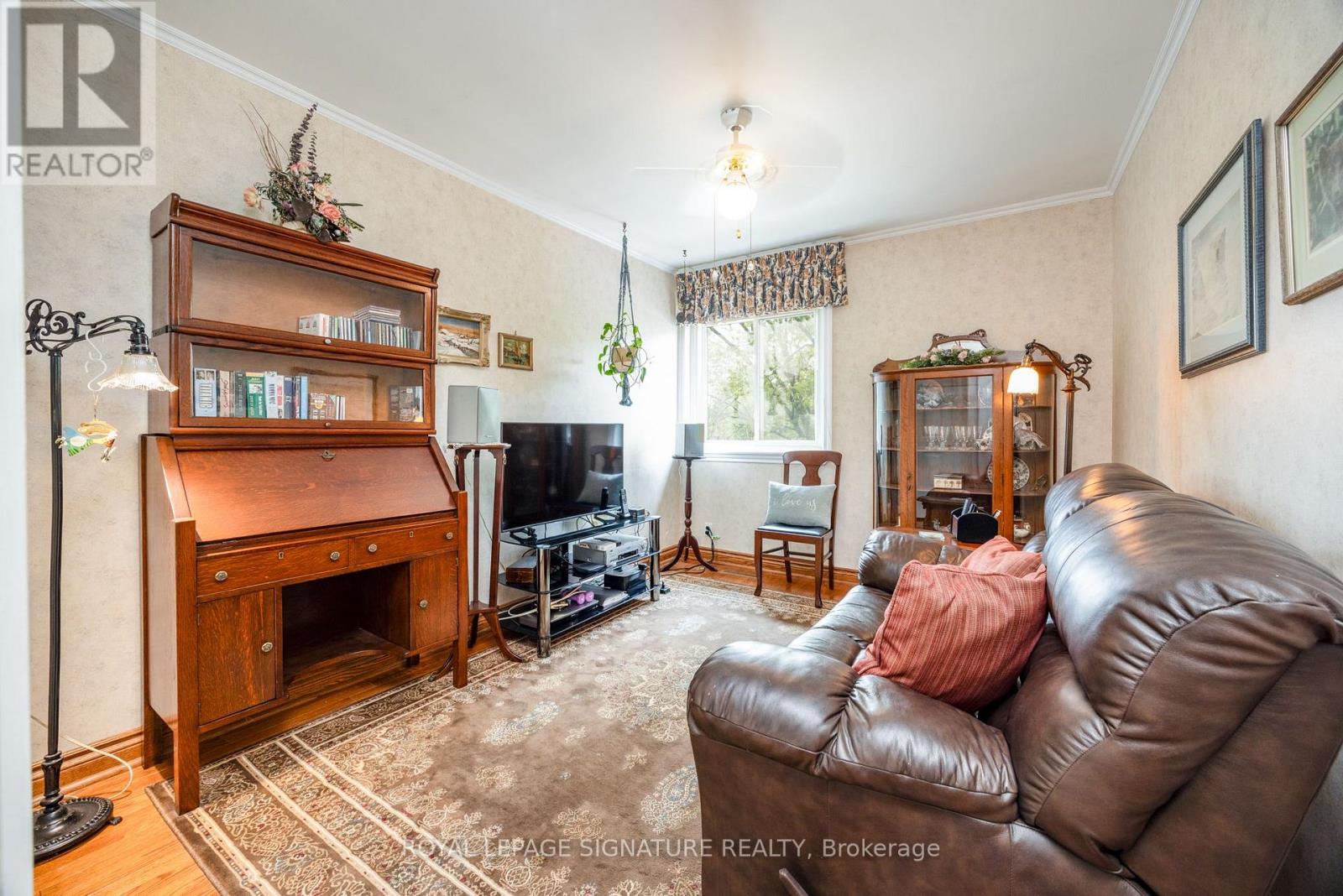 #44 51 BROADFIELD DRIVE - 35