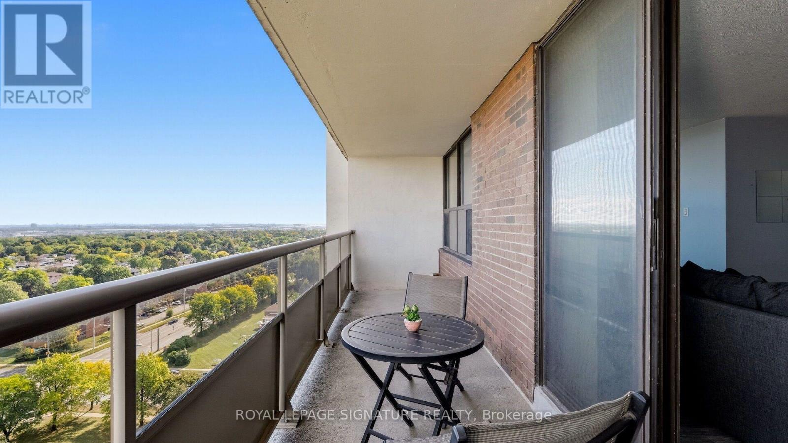 #1805 4 KINGS CROSS ROAD - 33