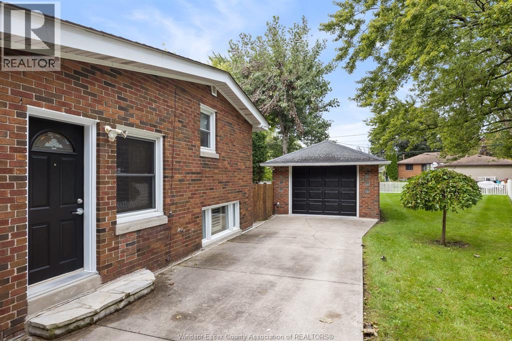 1109 Parkview AVENUE - Image 21