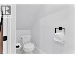 2pc Bathroom - 237 West Avenue N, Hamilton, ON L8L5C8 Photo 7