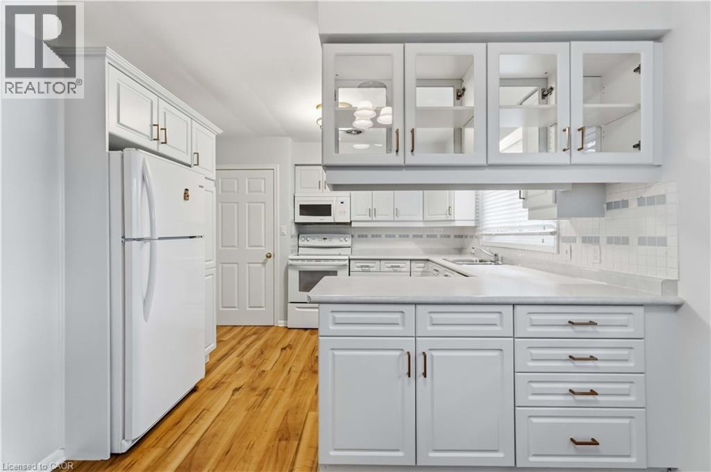 4 Regina Avenue — photo 11