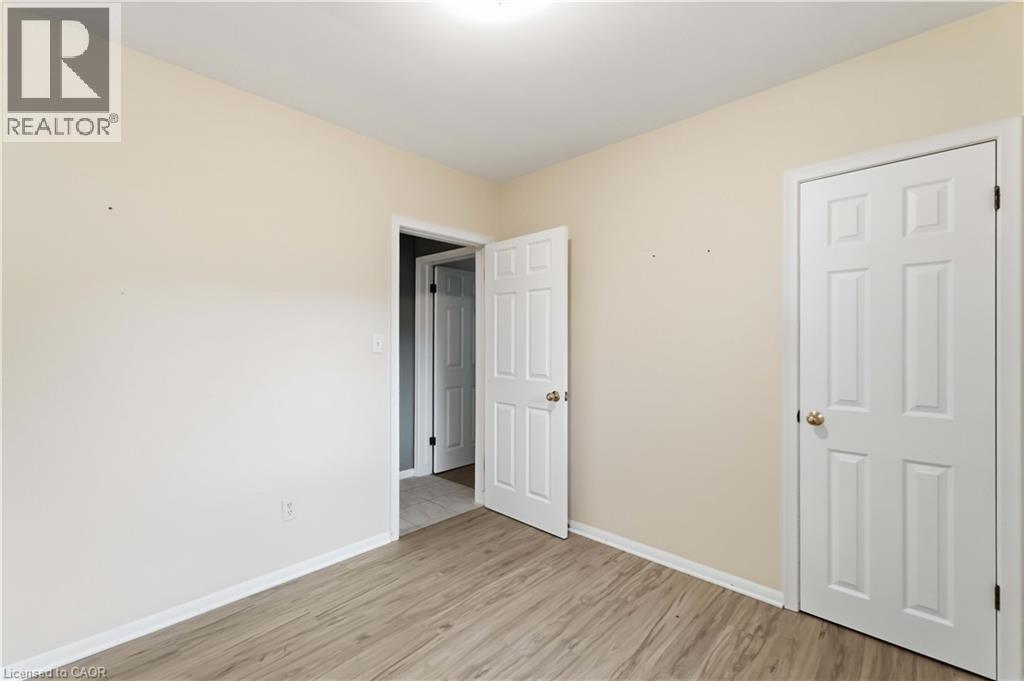 4 Regina Avenue — photo 15