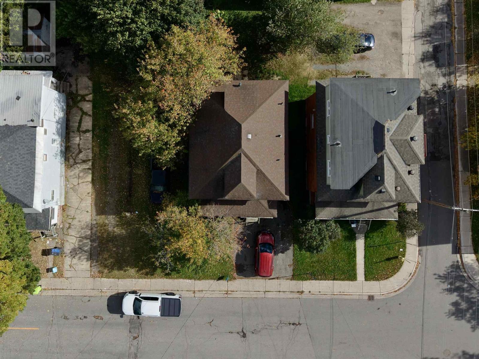 180 Elgin ST - 2