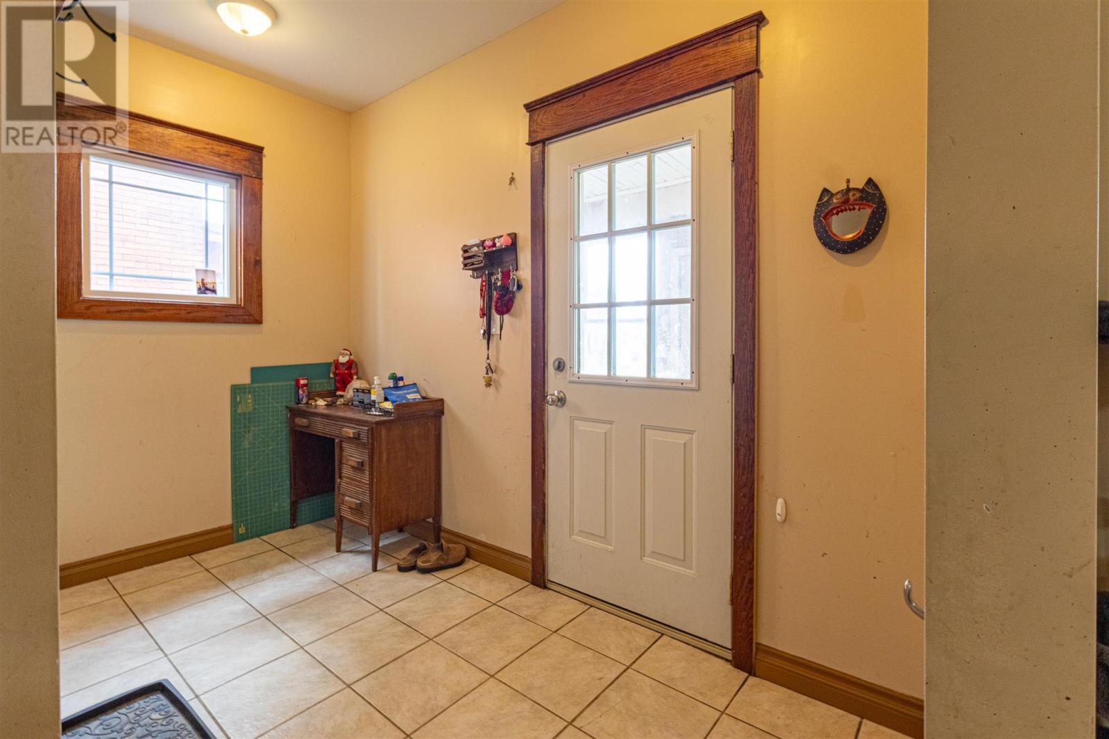 180 Elgin ST - 4