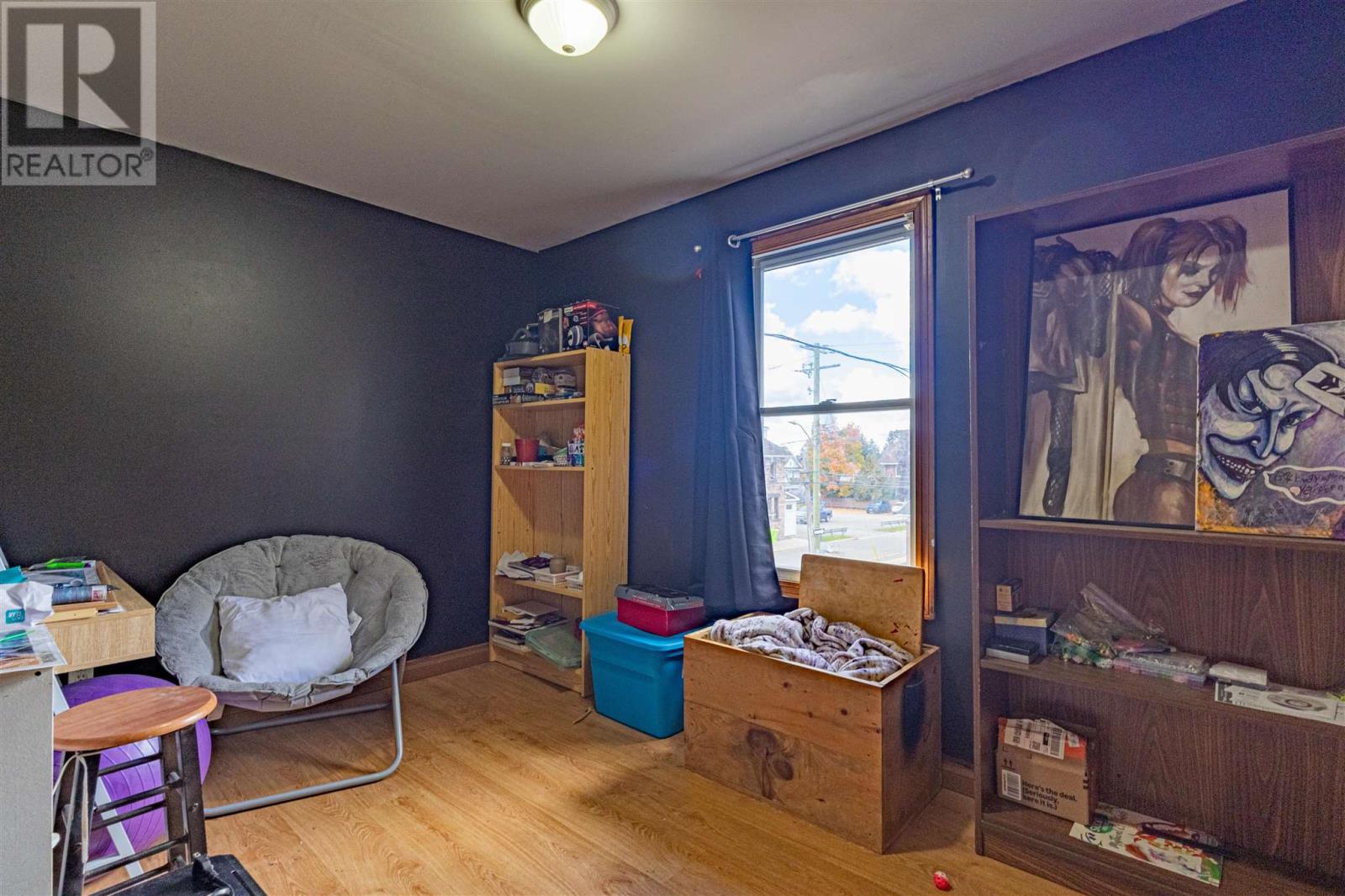 180 Elgin ST - Image 9