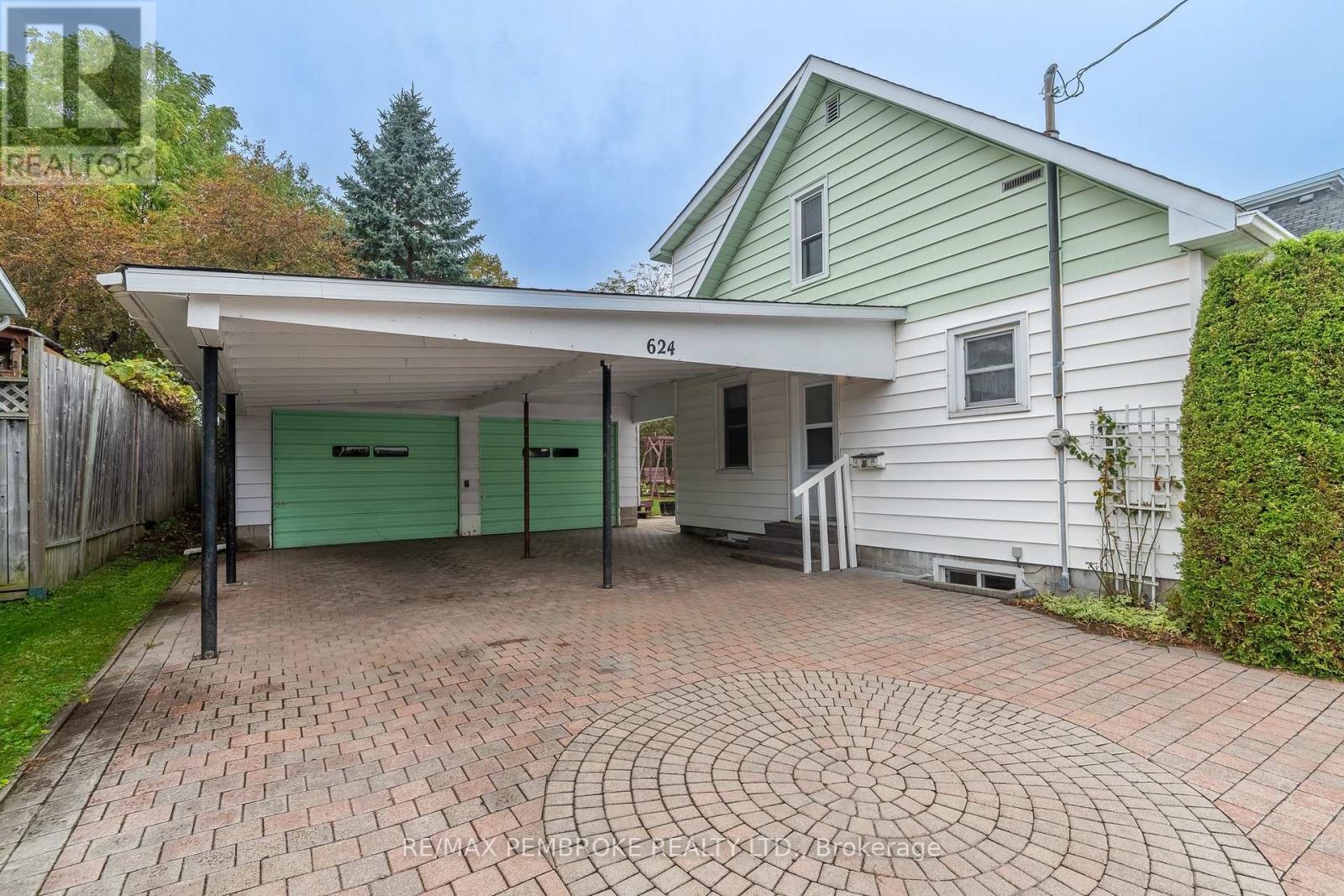624 HAMILTON STREET W - 2